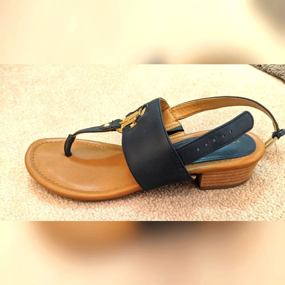 Tommy Hilfiger thong sandals, like new, worn twice, size 7 1/2 M